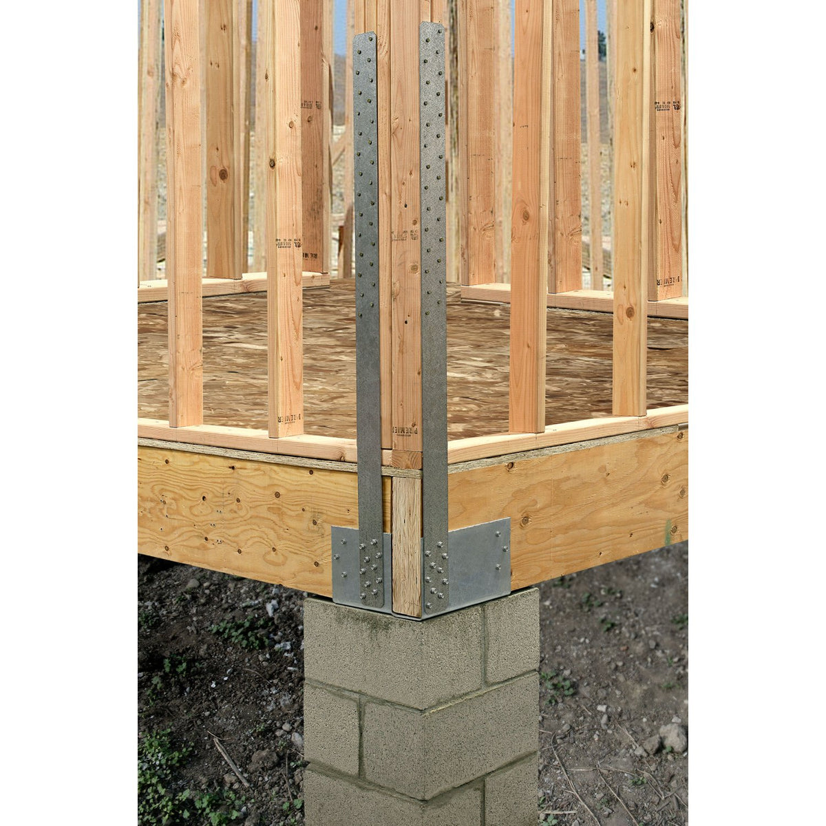 Simpson 4.62 in End Column Cap L-Shaped for GFCMU and Concrete Piers ECCLQM4.62-KT