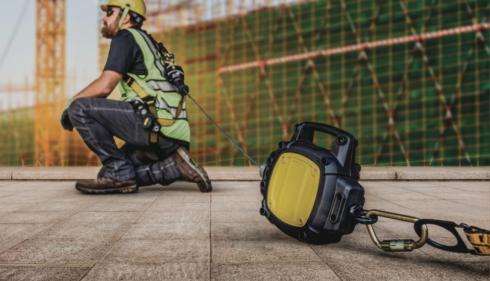 DeWALT 30 Feet Self Retracting Lifeline - Galvanized Cable DXFP210111-030