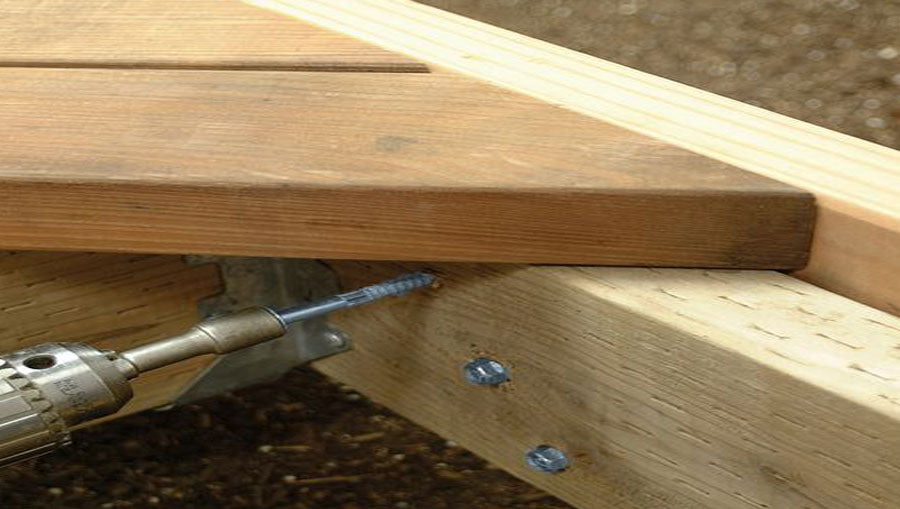 Structural Screws Vs. Lag Bolts: What's The Difference? 