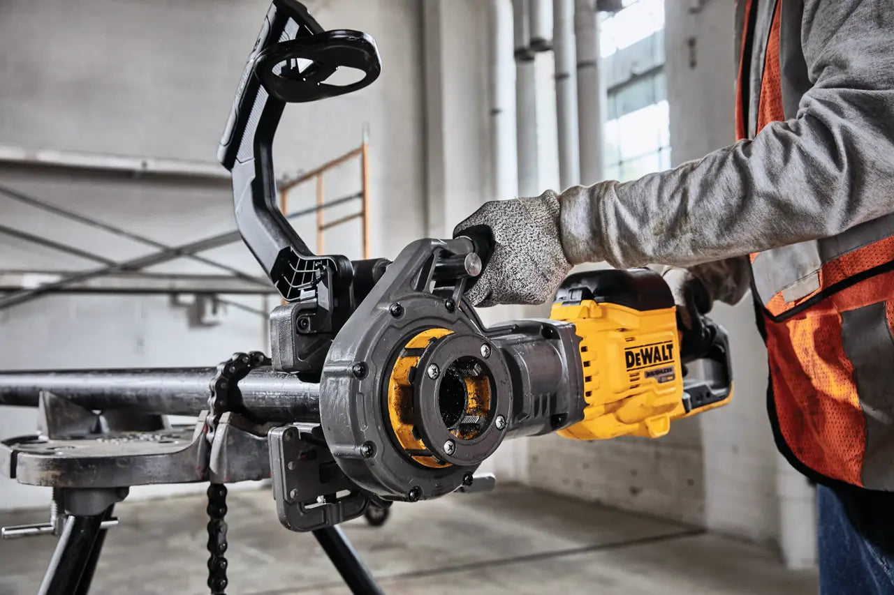 DeWALT FLEXVOLT 60V MAX Cordless 1/2 in. - 2 in. Pipe Threader Kit with (2) 9.0Ah Batteries