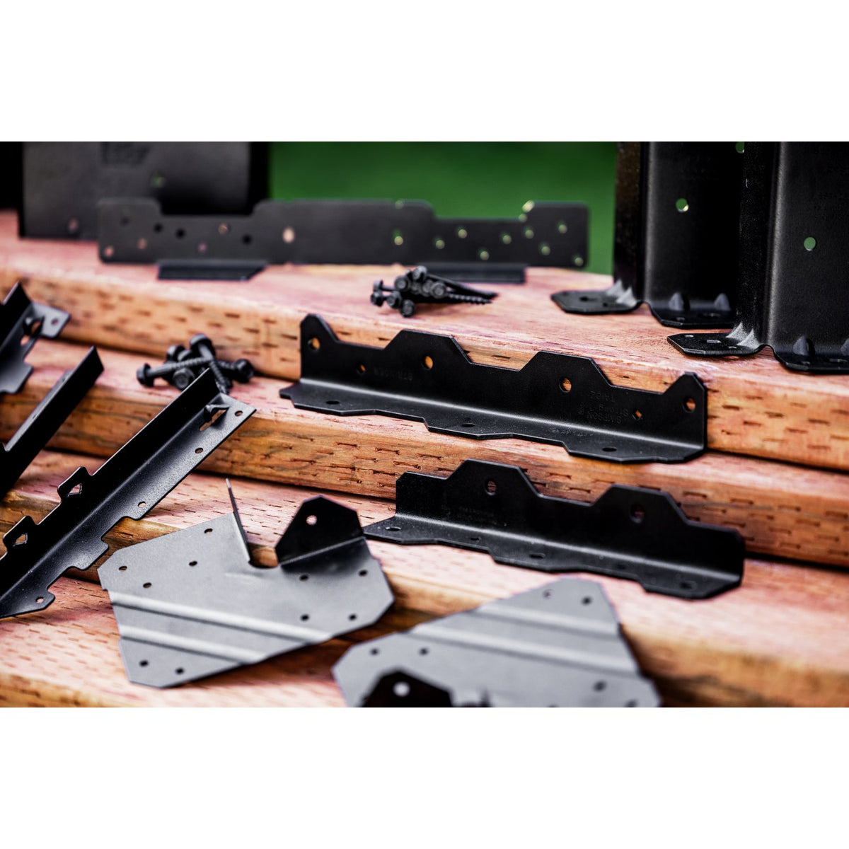 Simpson 10-1/4" Staircase Angle ZMAX Black Powder-Coated TA10PC