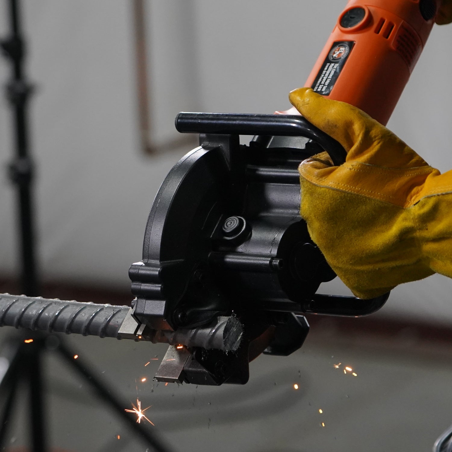 BN BNCE-45 Cordless Rebar Saw Cuts Up to