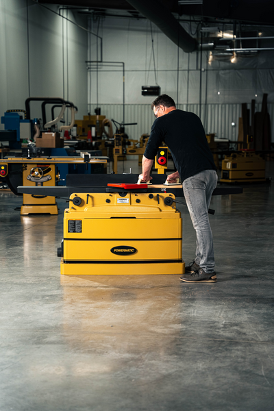 Powermatic 8" Parallelogram Jointer w/ArmorGlide, Helical Cutterhead, 1Ph 230V (PJ882HHT)