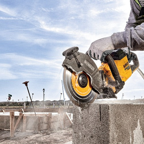 DeWALT FlexVOLT 9" Diamond Saw Blade for Concrete 7/8" Arbor DWAFV8900