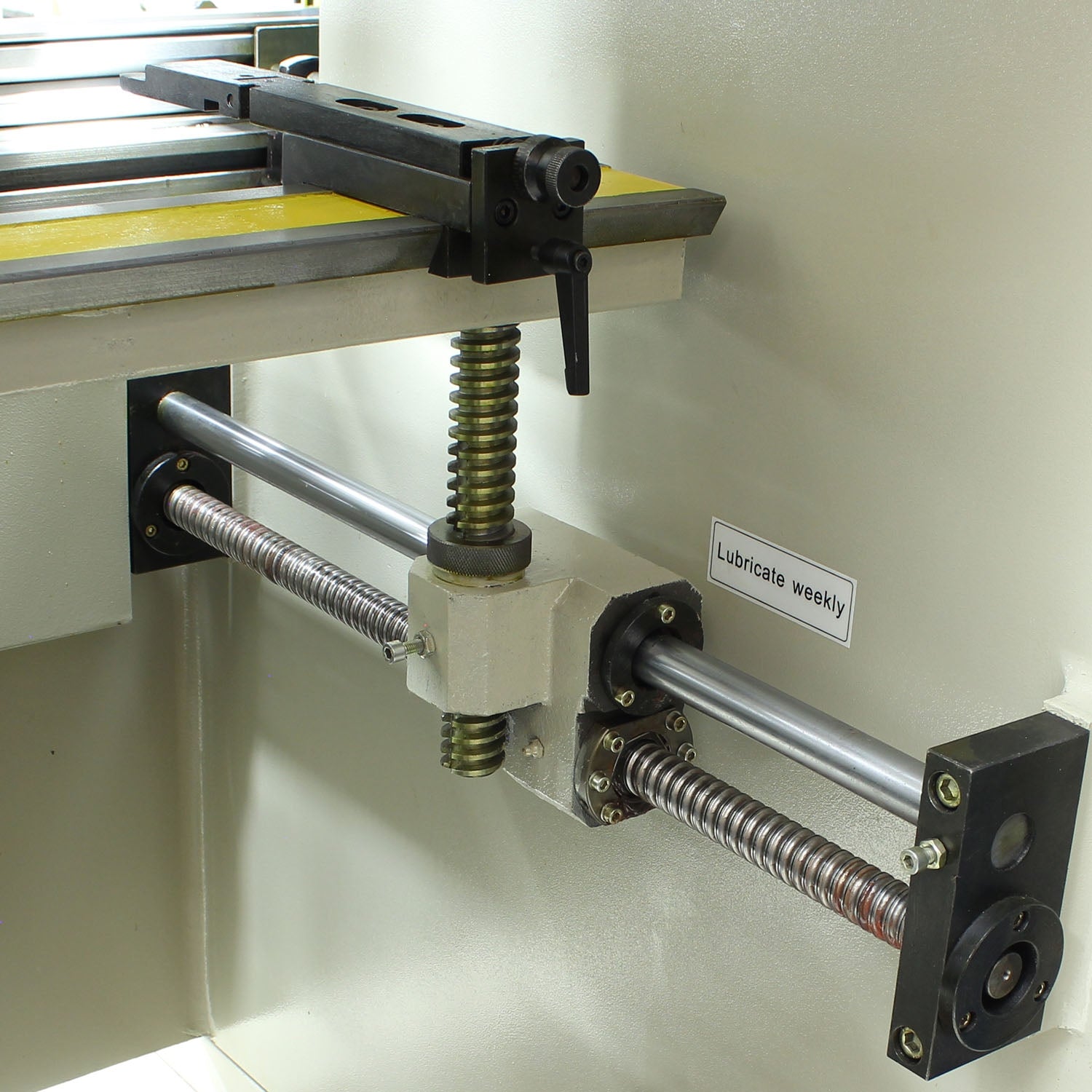 Baileigh CNC Hydraulic Press Brake BP-3305CNC