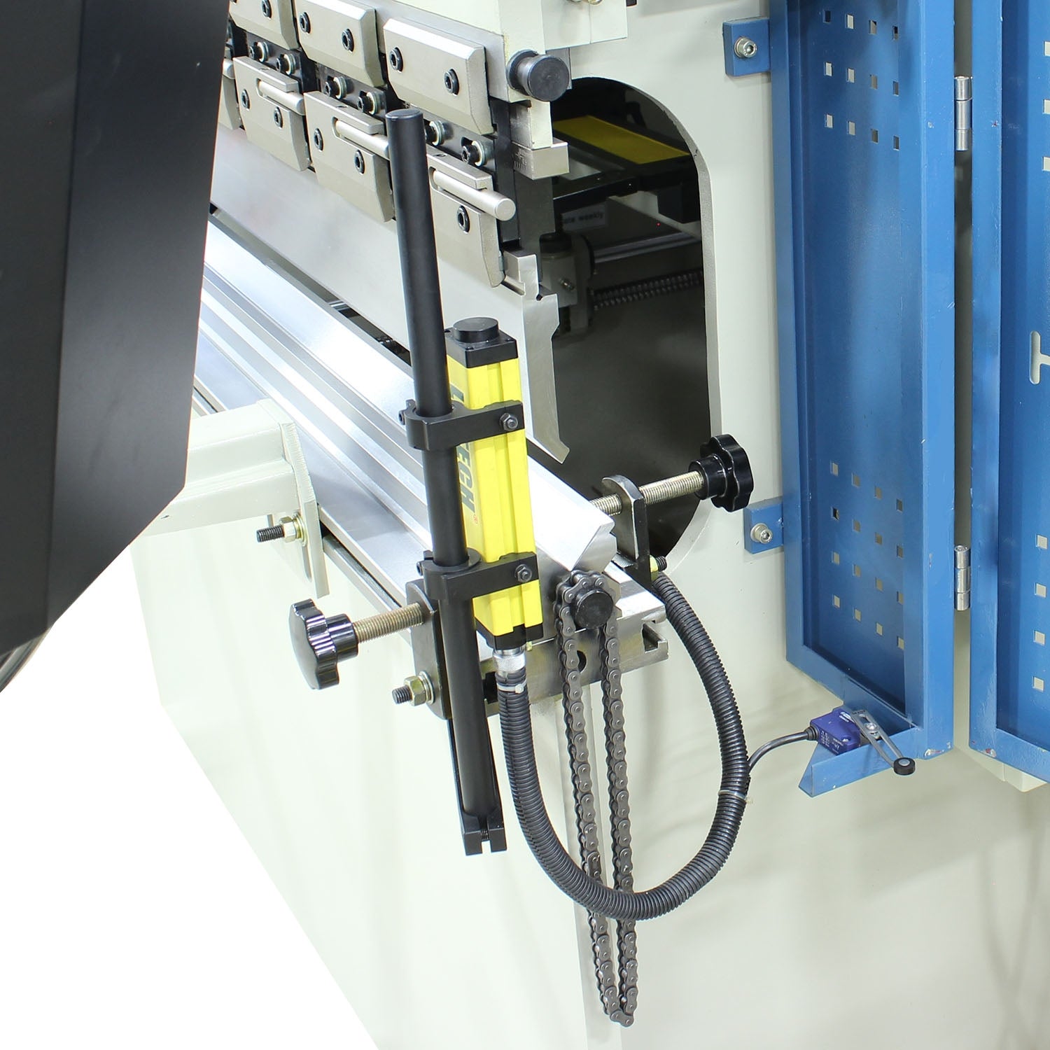 Baileigh CNC Hydraulic Press Brake BP-3305CNC