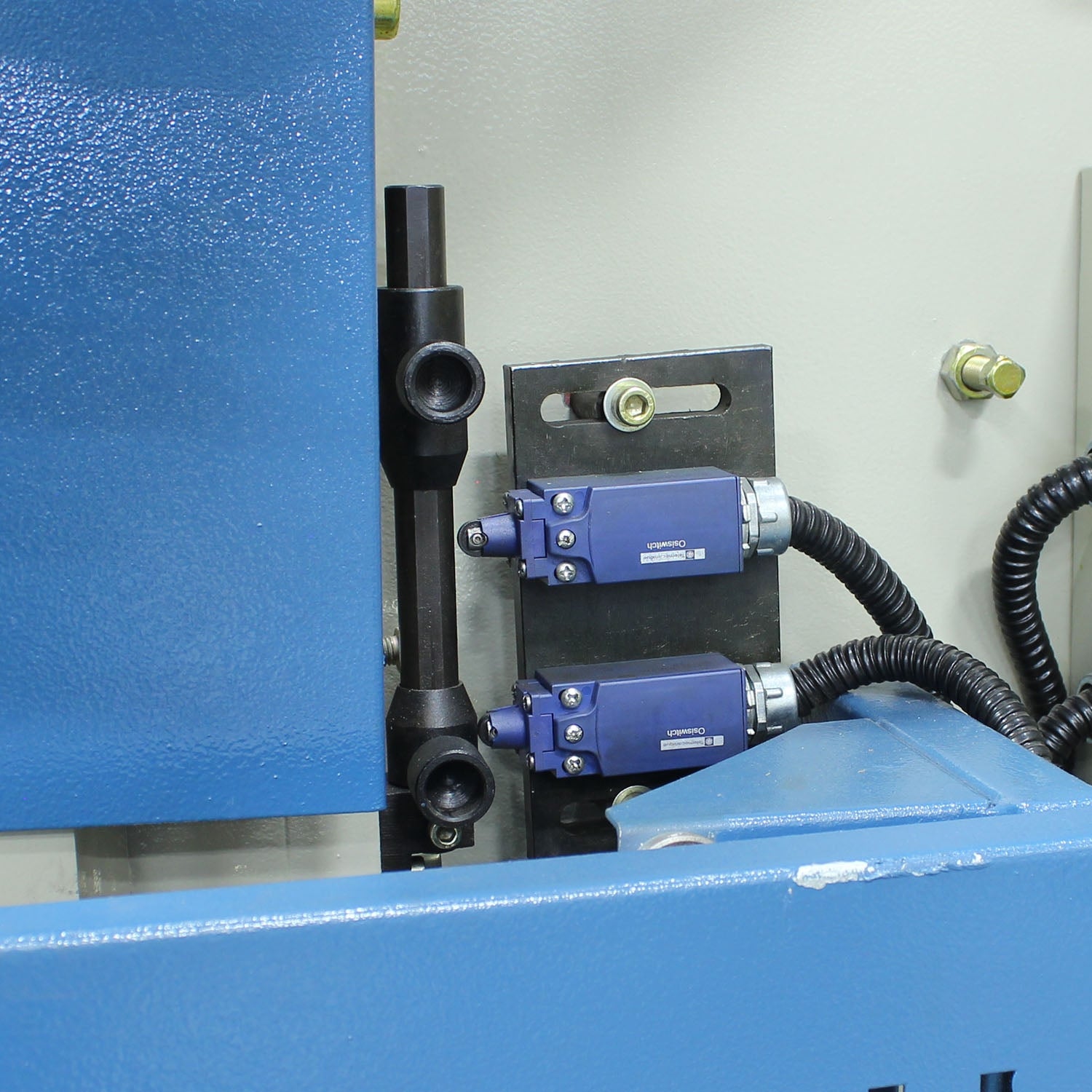 Baileigh CNC Hydraulic Press Brake BP-3305CNC