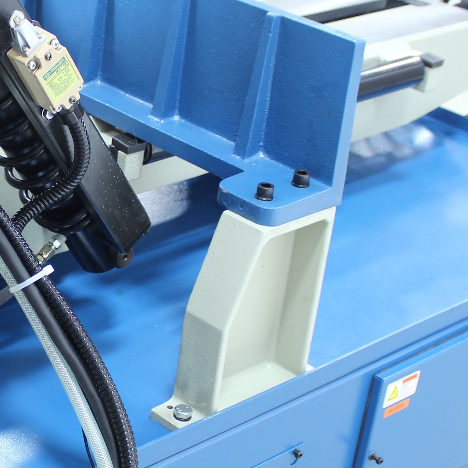 Baileigh Semi-Automatic Band Saw BS-330SA