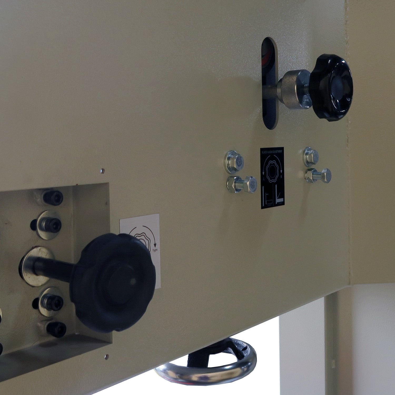 Baileigh Industrial Vertical Band Saw BSV-24VS-V2