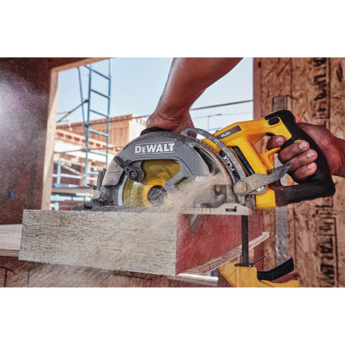 DeWALT 60V FlexVOLT MAX 7-1/4" Cordless Wormdrive Circular Saw Kit DCS577X1