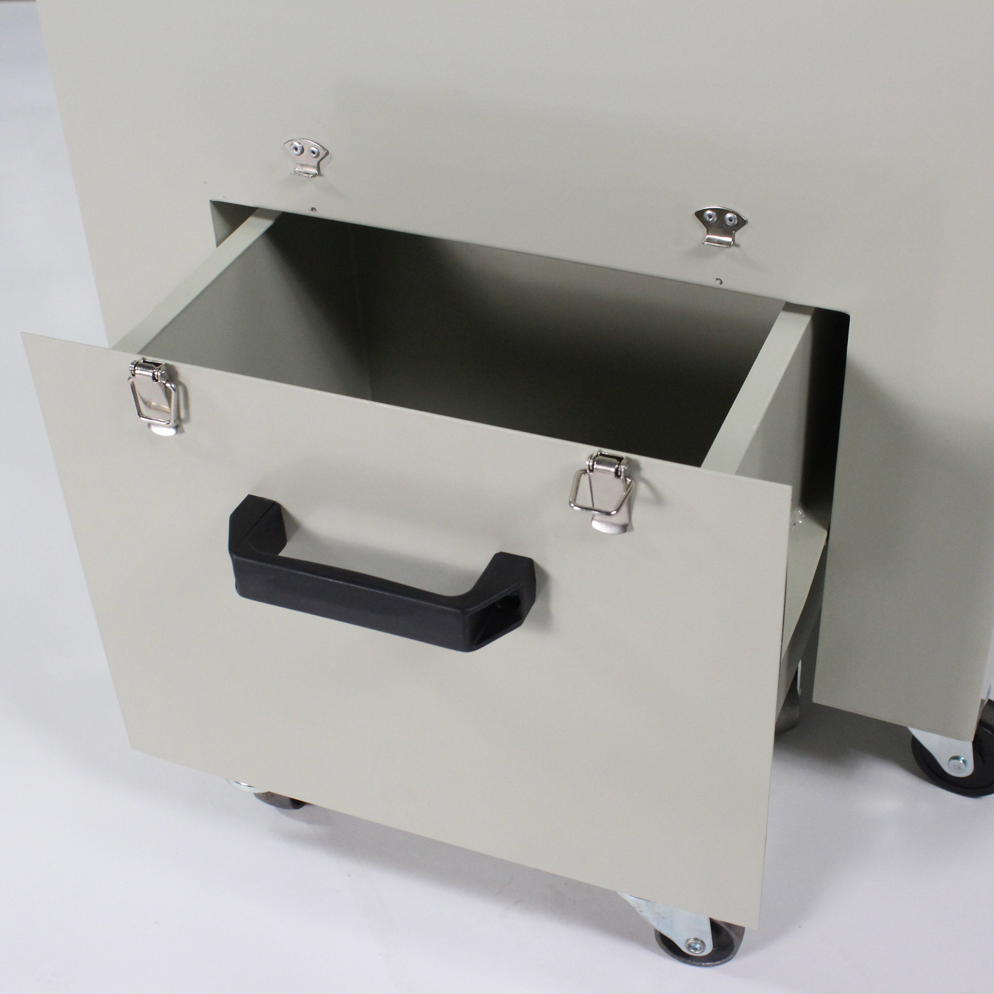 Baileigh MDC-1800 Metal dust collector