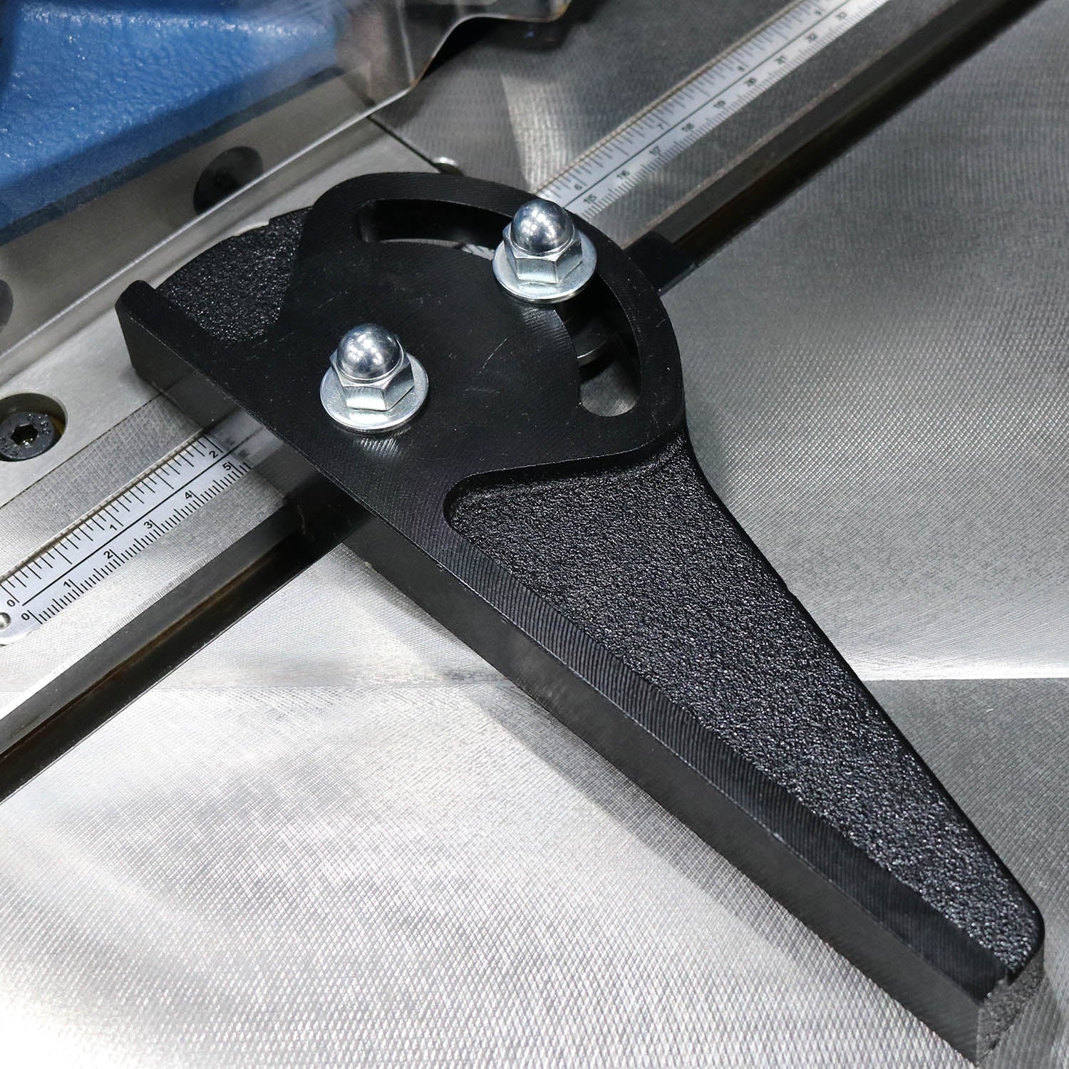 Baileigh Pneumatic Corner Notcher SN-F11-AN